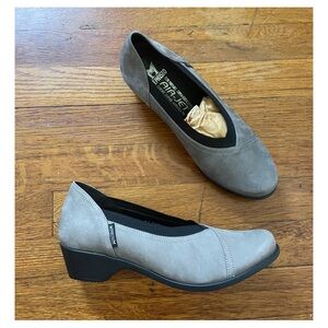 Mephisto Romane taupe suede flats size 7 - airsoft technology new withou…